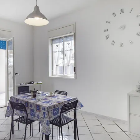 Holiday home 3 Bedroom Lovely In Ispica